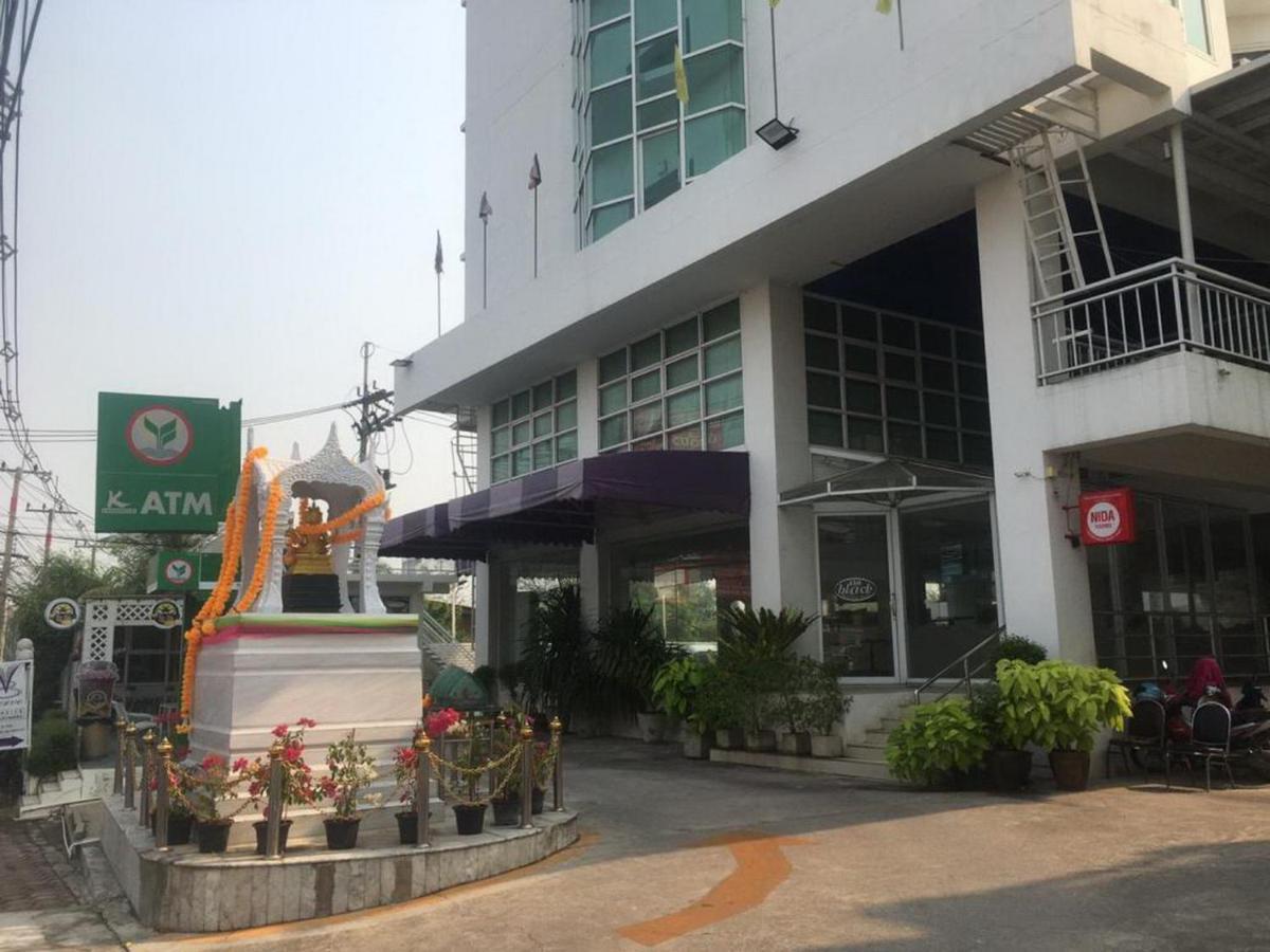V Verve Service Apartment Hotel Chachoengsao Exterior photo