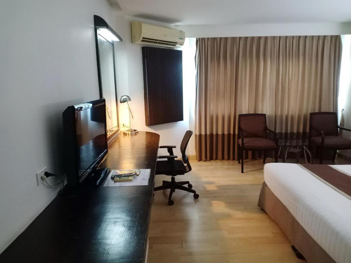 V Verve Service Apartment Hotel Chachoengsao Exterior photo