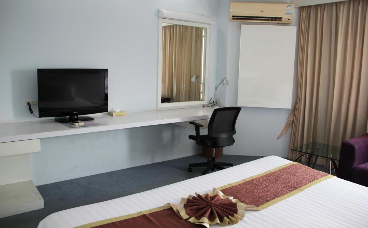 V Verve Service Apartment Hotel Chachoengsao Exterior photo