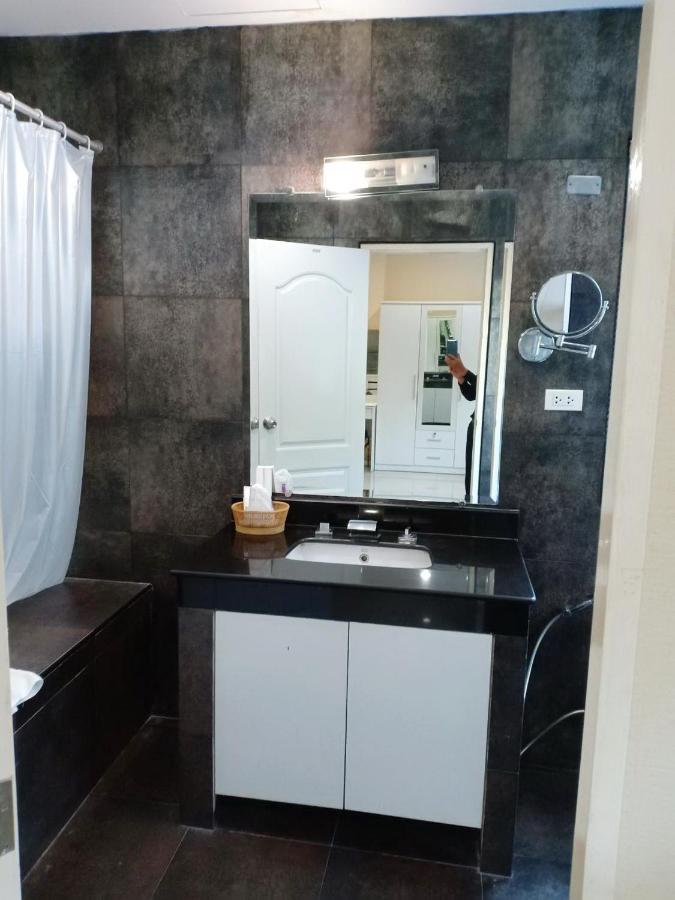 V Verve Service Apartment Hotel Chachoengsao Exterior photo