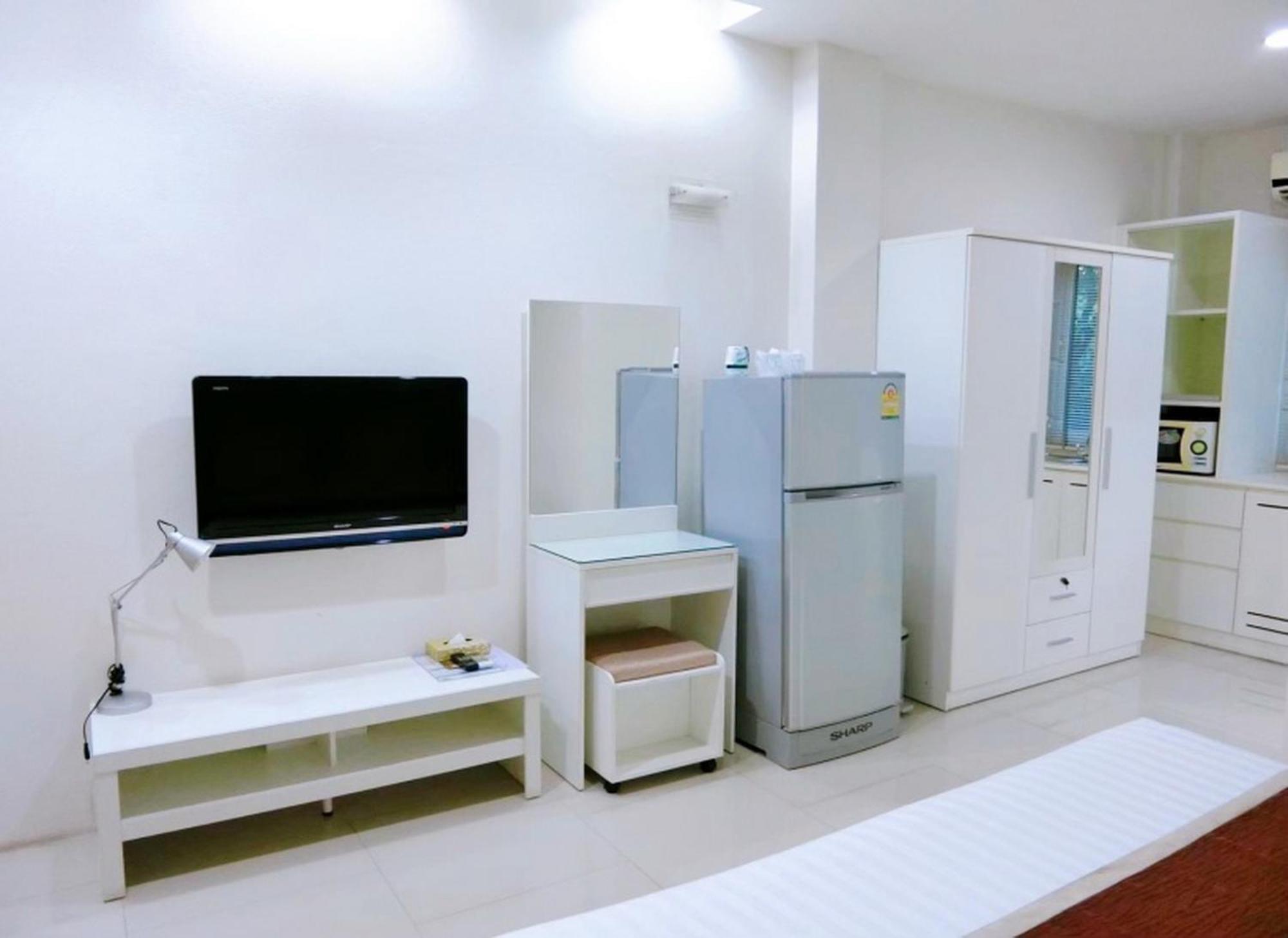 V Verve Service Apartment Hotel Chachoengsao Room photo