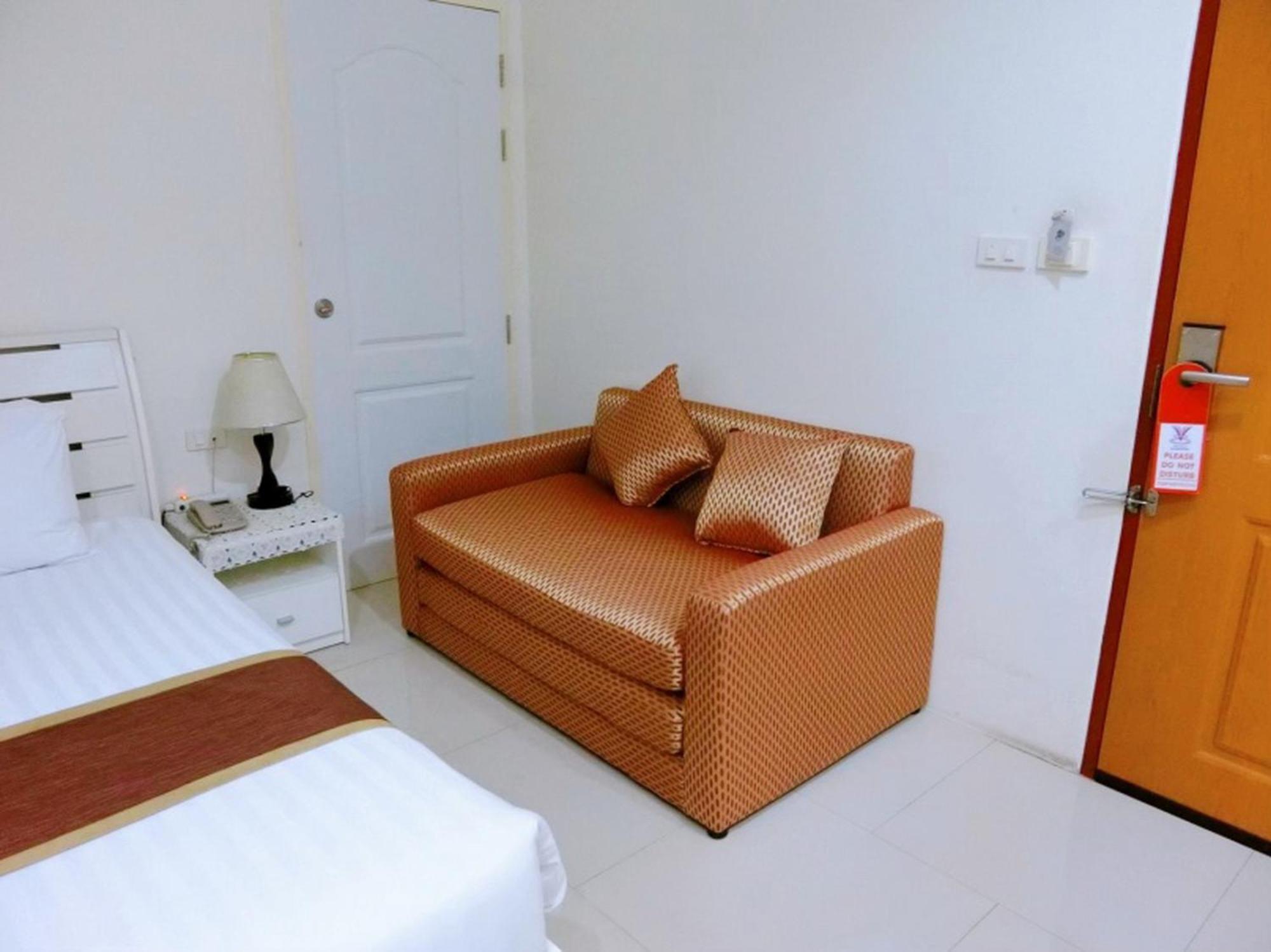 V Verve Service Apartment Hotel Chachoengsao Room photo