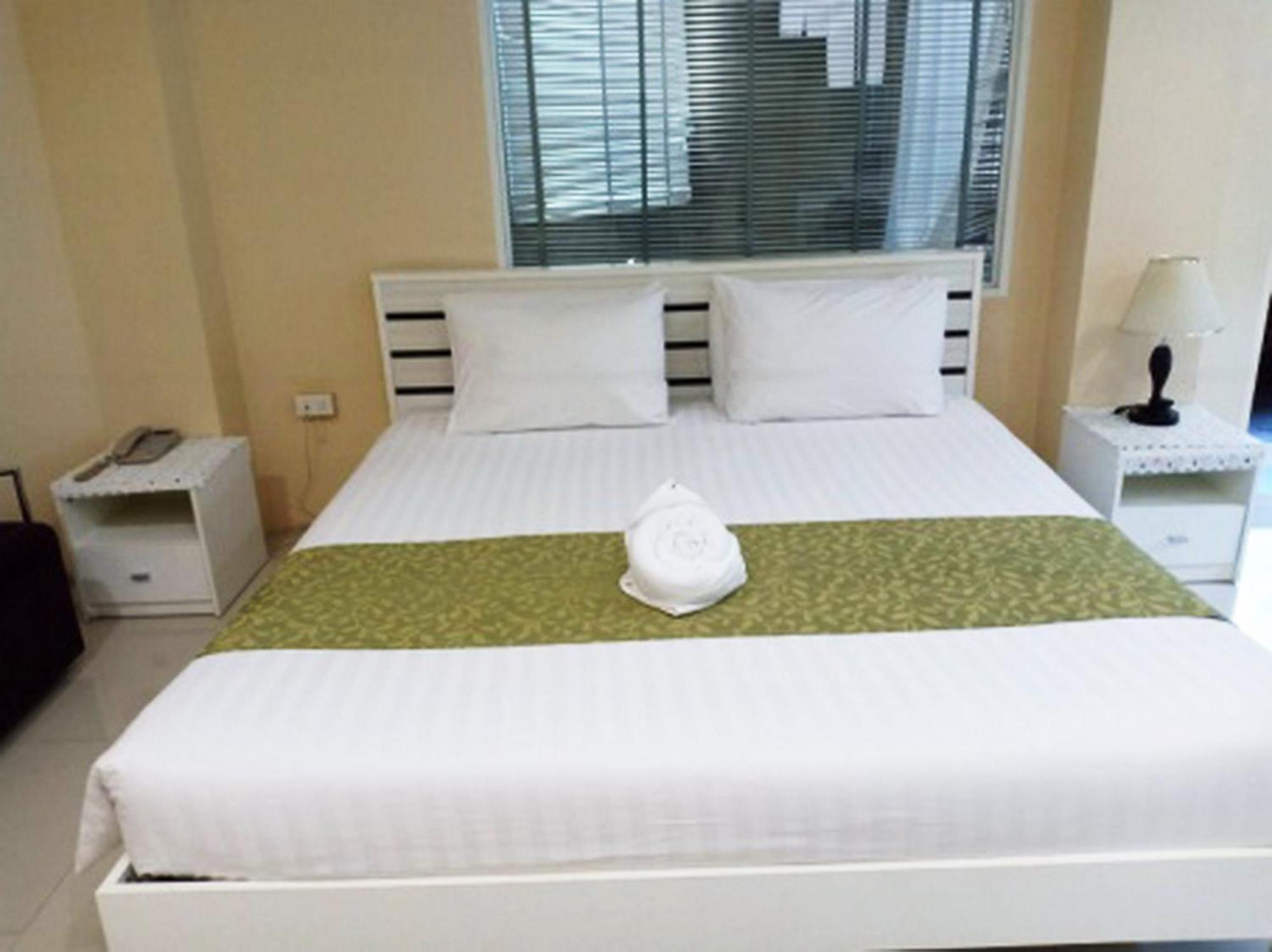 V Verve Service Apartment Hotel Chachoengsao Room photo