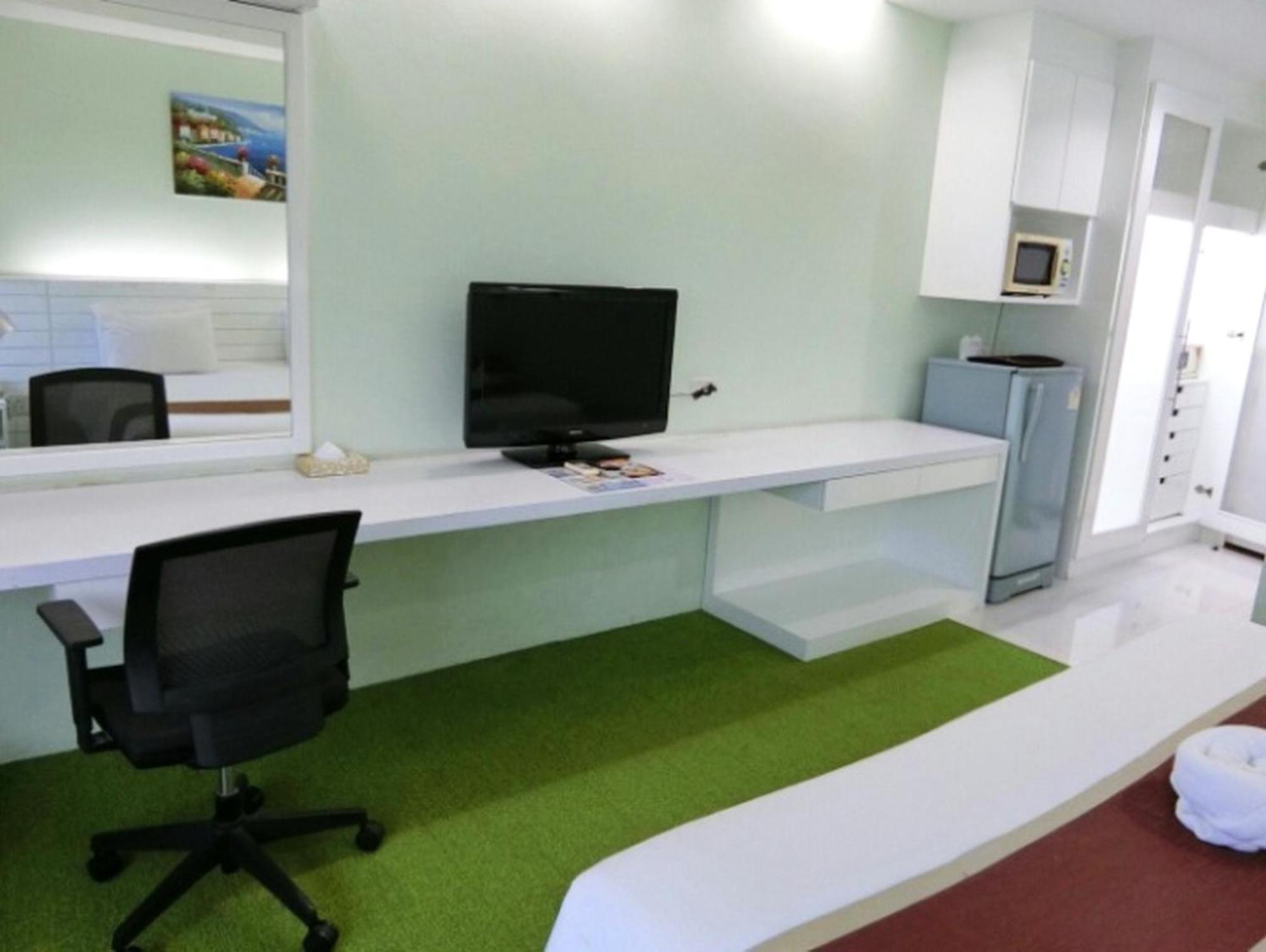 V Verve Service Apartment Hotel Chachoengsao Room photo